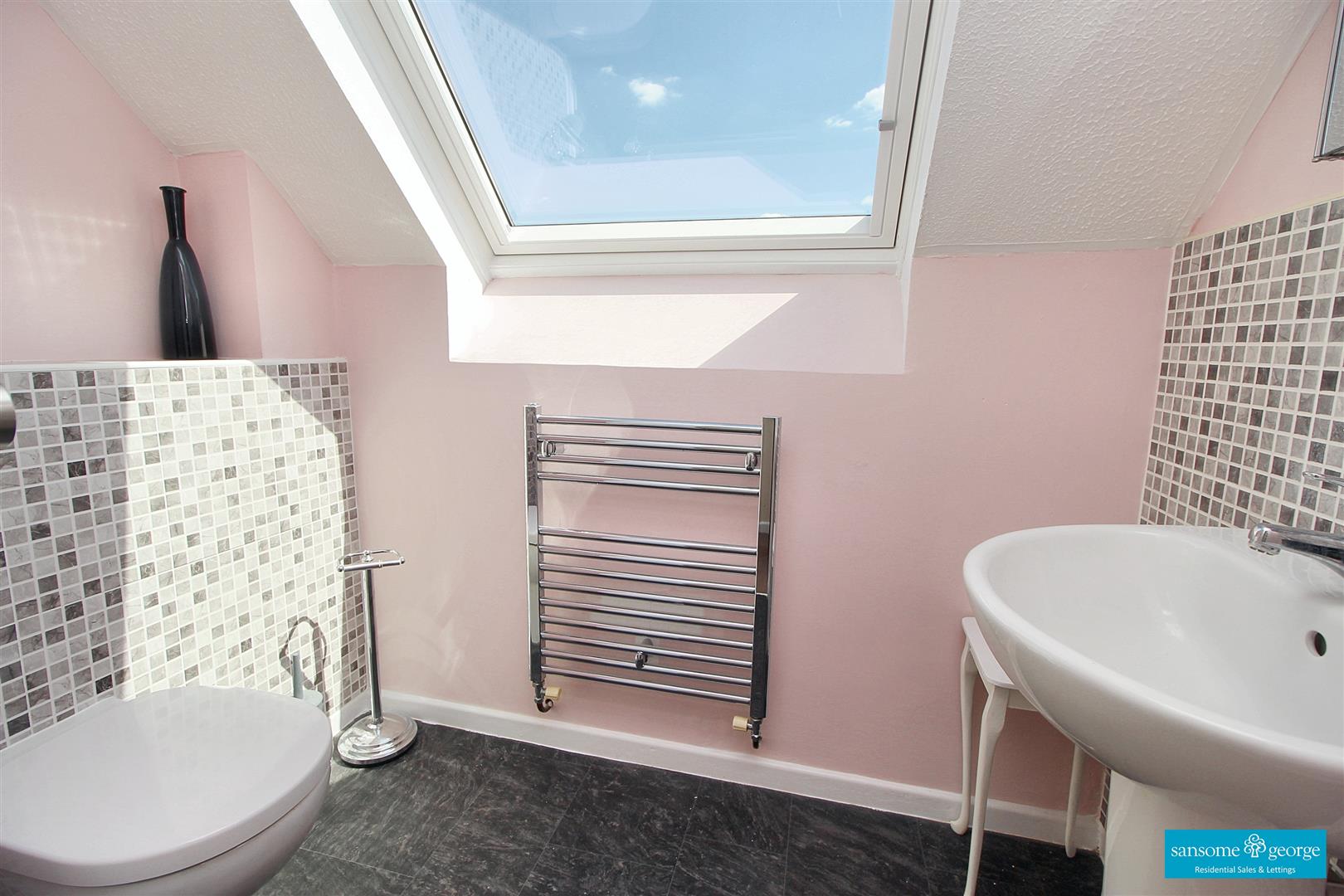 Sheraton Drive, Tilehurst, Reading